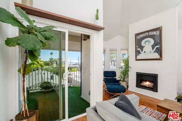 Venice, CA 90292,24 Westwind ST #C