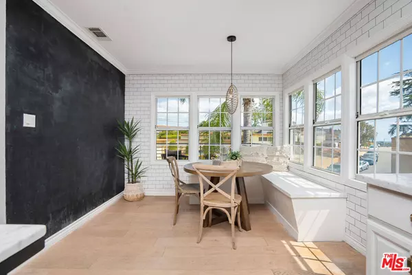 Los Angeles, CA 90043,4949 Onaknoll AVE