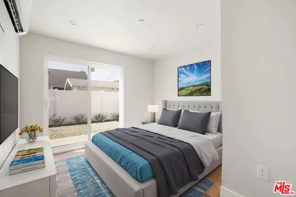 Los Angeles, CA 90037,716 W 41st PL #3/4