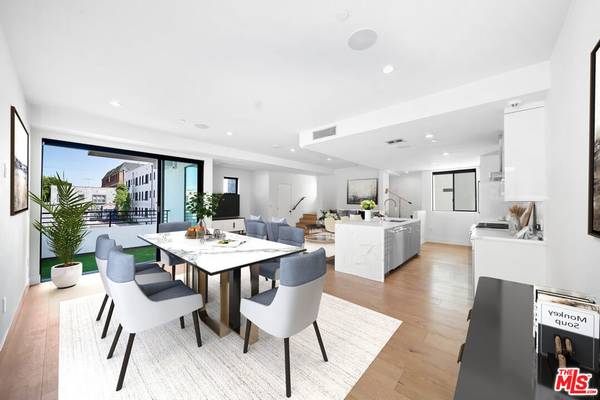 Los Angeles, CA 90038,733 N Gramercy PL