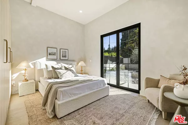 Sherman Oaks, CA 91423,14273 Greenleaf ST