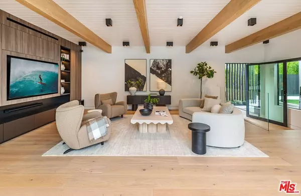 Beverly Hills, CA 90210,9455 Eden DR