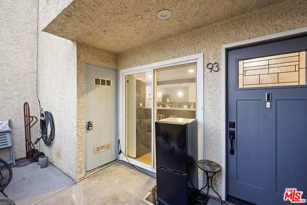 Canyon Country, CA 91351,18209 Sierra HWY #93