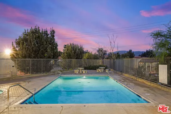 Canyon Country, CA 91351,18209 Sierra HWY #93