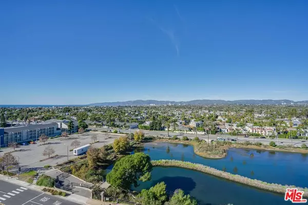 Marina Del Rey, CA 90292,4265 Marina City DR #803