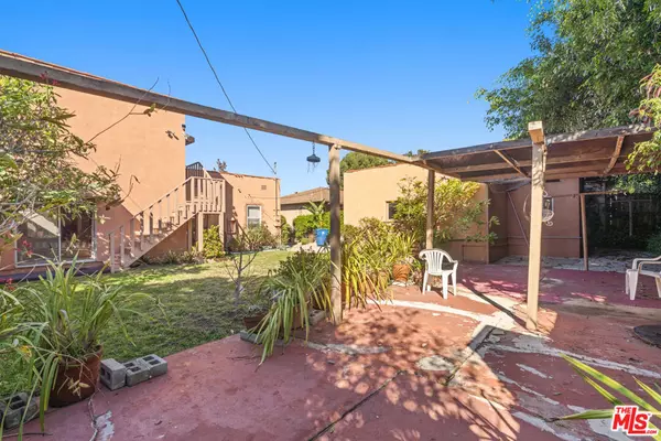 Los Angeles, CA 90064,10582 Cheviot DR