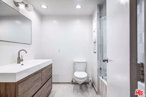 Los Angeles, CA 90012,800 W 1st ST #602