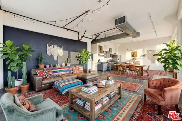 Los Angeles, CA 90014,315 E 8th ST #1102