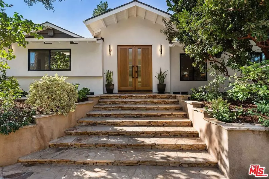 4943 Palomar DR, Tarzana, CA 91356