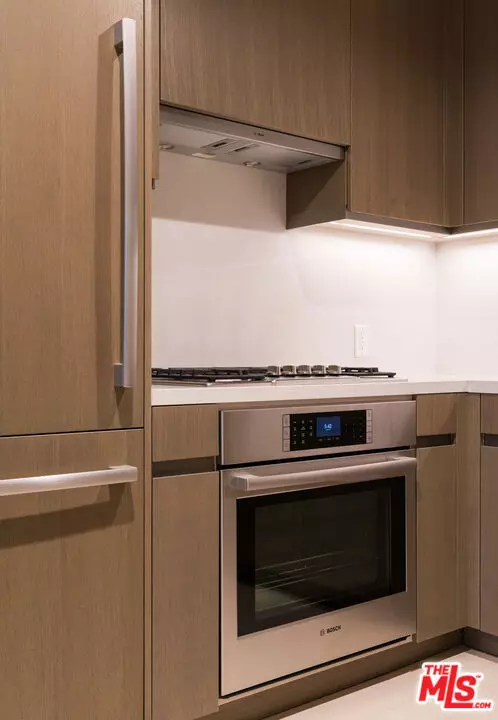 Los Angeles, CA 90017,889 Francisco ST #2710