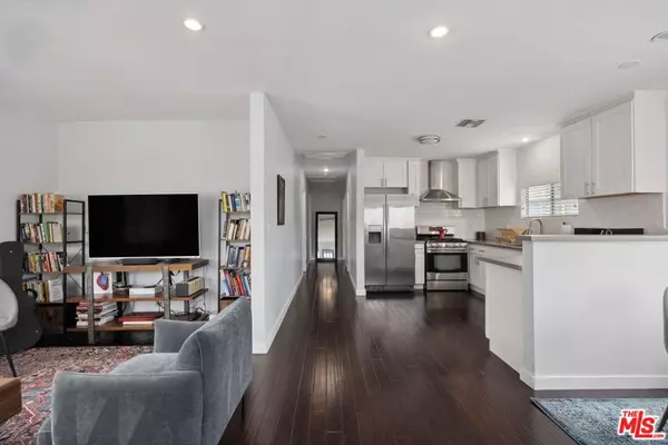 Los Angeles, CA 90039,3836 Seneca AVE