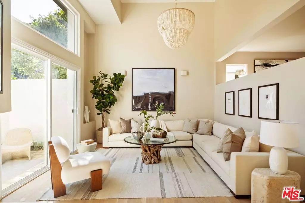 Santa Monica, CA 90402,130 Marguerita AVE #13