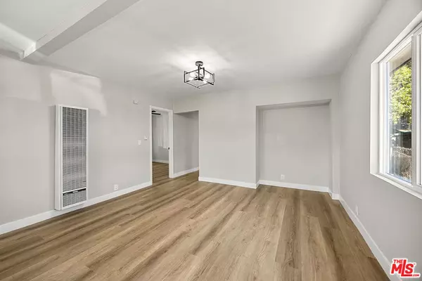 Los Angeles, CA 90003,337 E 60th ST