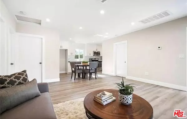 Lake Balboa, CA 91406,6651 Aldea AVE