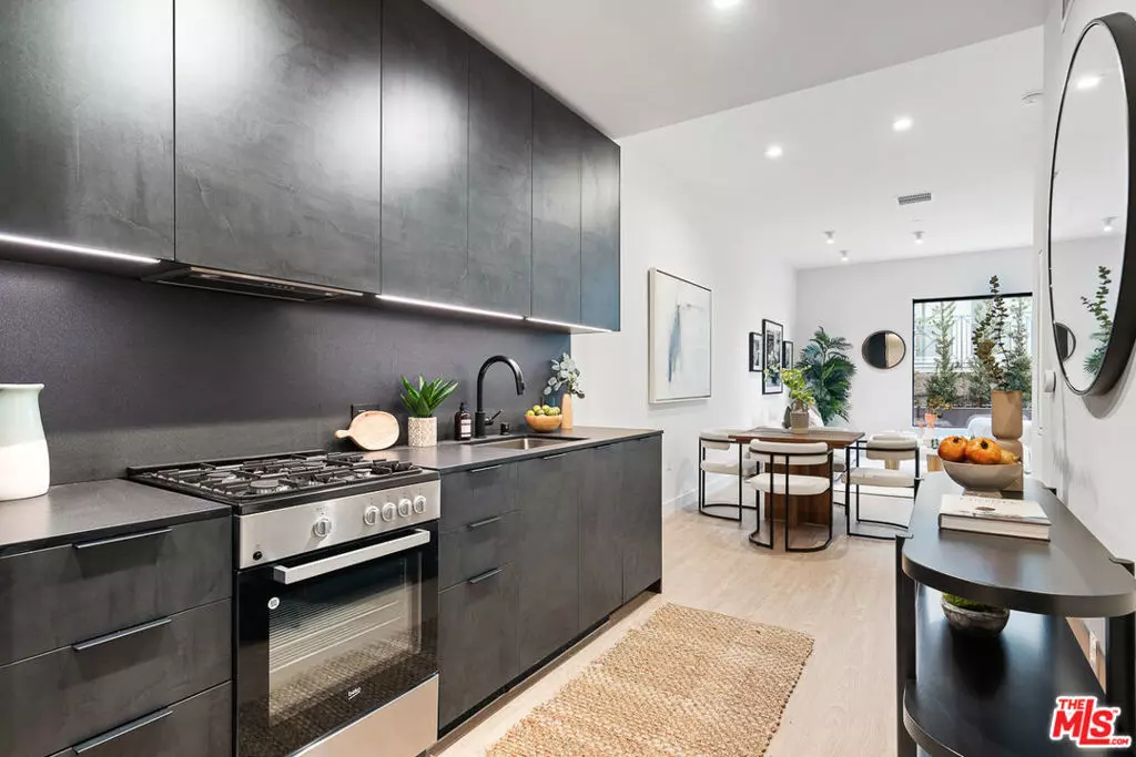 Los Angeles, CA 90034,3667 Keystone AVE #231