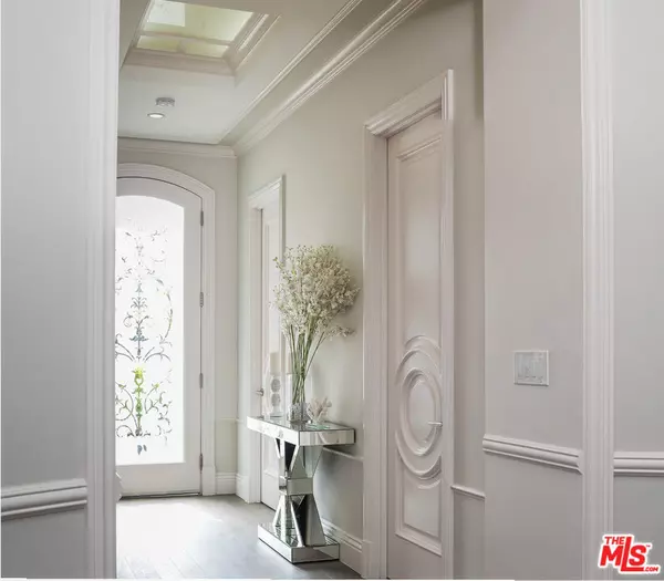 Los Angeles, CA 90049,210 S Westgate AVE