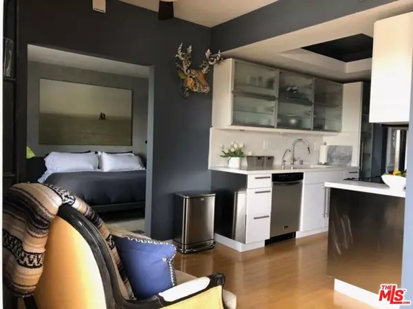 West Hollywood, CA 90069,1131 Alta Loma RD #407