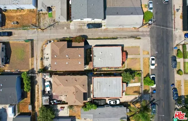 Los Angeles, CA 90003,114 E 102nd ST