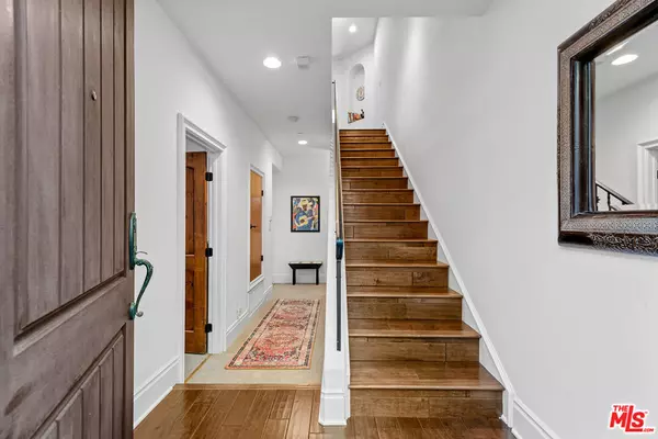 Manhattan Beach, CA 90266,1619 Artesia BLVD #D