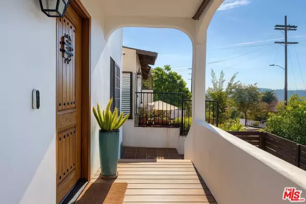 Los Angeles, CA 90065,739 Isabel ST