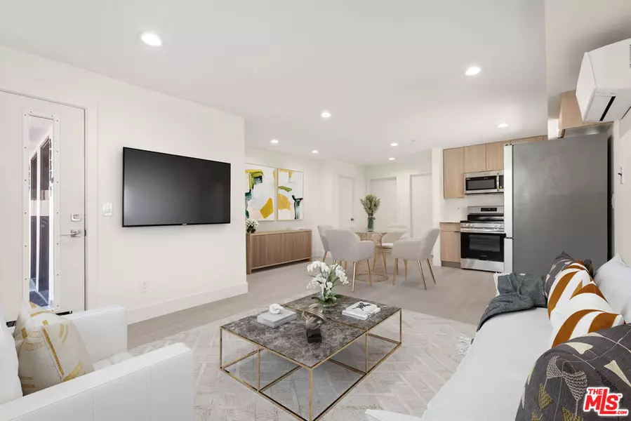 6943 Simpson AVE, North Hollywood, CA 91605