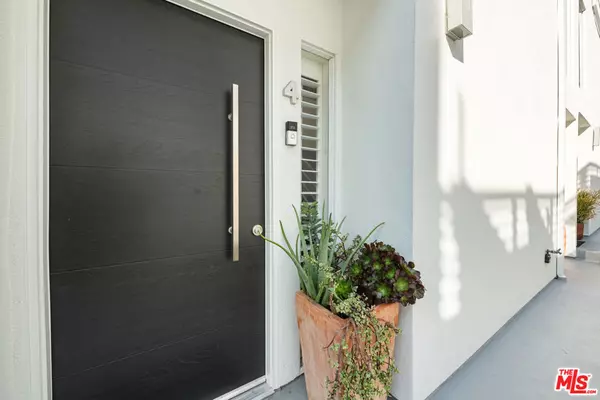 Santa Monica, CA 90403,843 17th ST #4