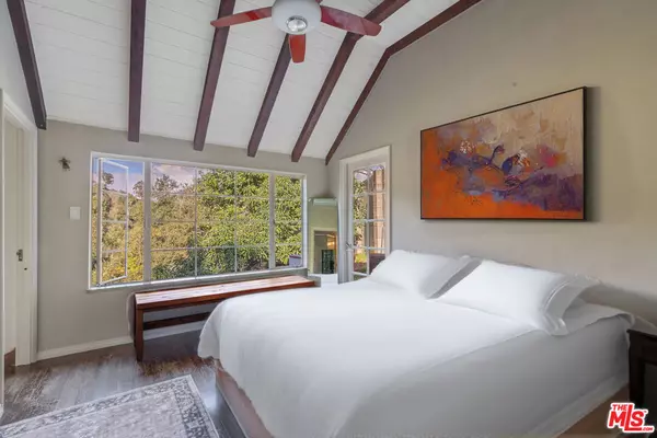 Los Angeles, CA 90046,2030 Oakstone WAY