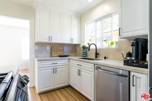 Valley Village, CA 91607,12023 Collins ST