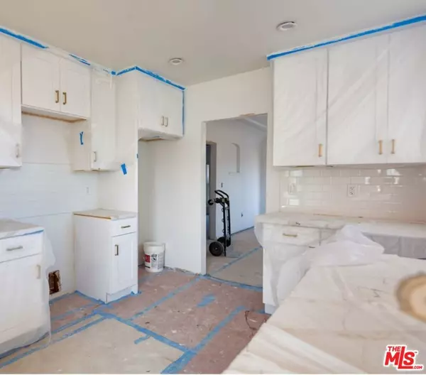 Los Angeles, CA 90043,4218 W 58th PL