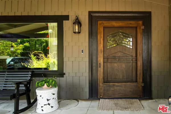 Los Angeles, CA 90004,379 N Wilton PL