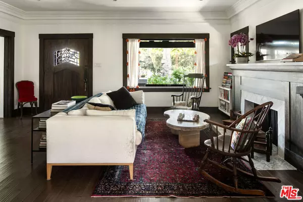 Los Angeles, CA 90004,379 N Wilton PL