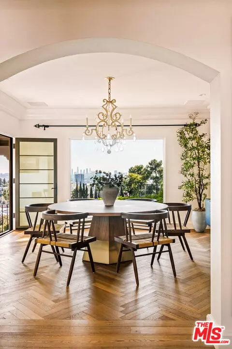 Los Angeles, CA 90068,7020 La Presa DR