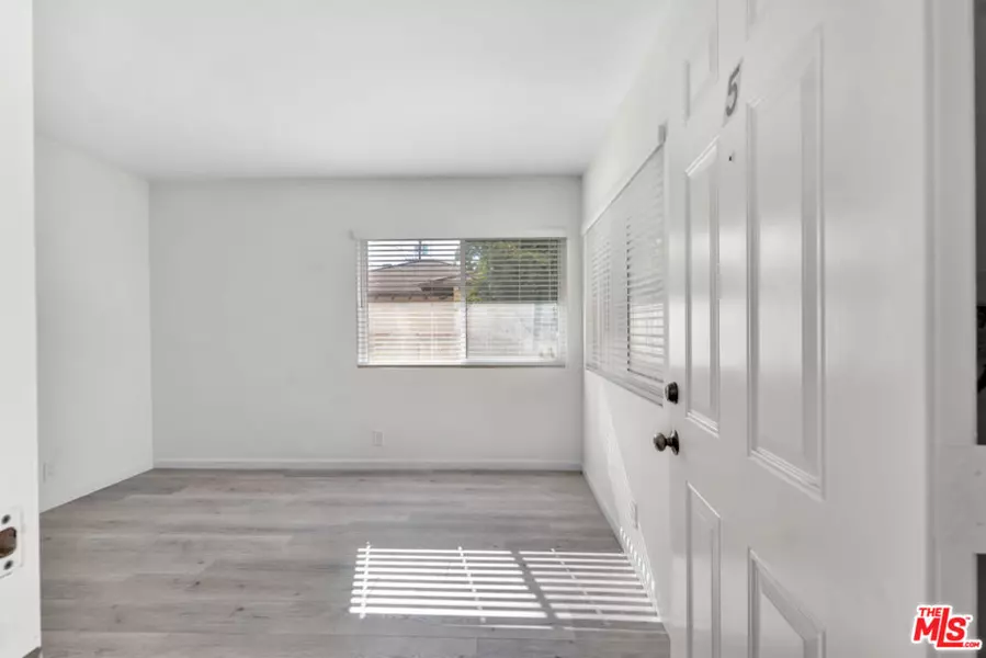 7228 Allott AVE #5, Van Nuys, CA 91405