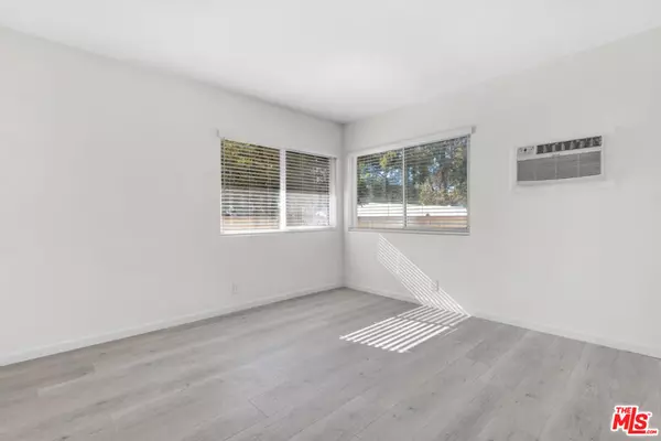 Van Nuys, CA 91405,7228 Allott AVE #5