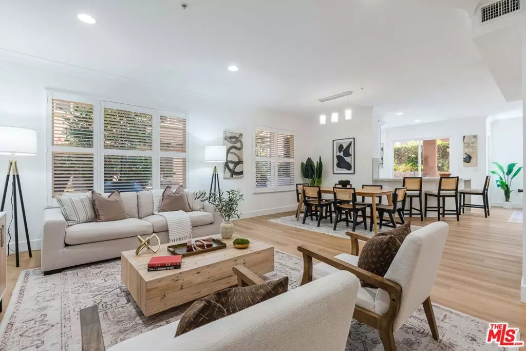 Playa Vista, CA 90094,6020 Seabluff DR #114