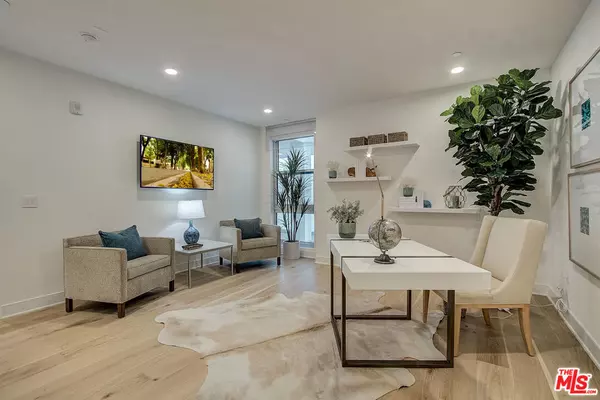 Pacific Palisades, CA 90272,17325 Castellammare DR #404