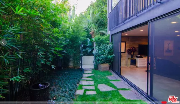 Los Angeles, CA 90049,2849 Seattle Drive