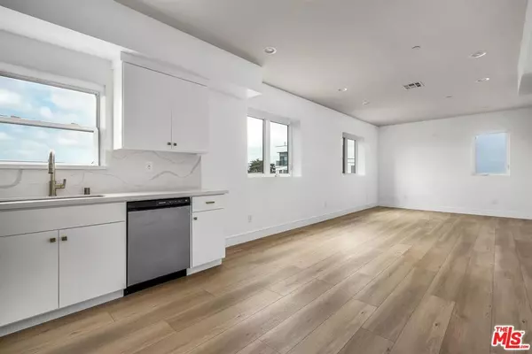 Los Angeles, CA 90019,4703 Saturn ST #1/2