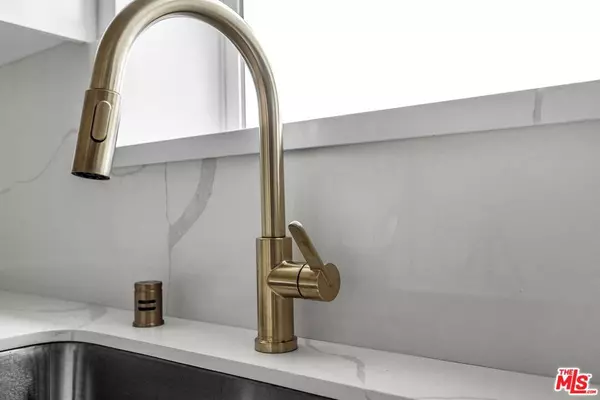 Los Angeles, CA 90019,4703 Saturn ST #1/2