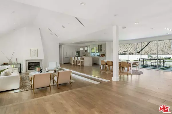 Encino, CA 91436,4405 Estrondo DR