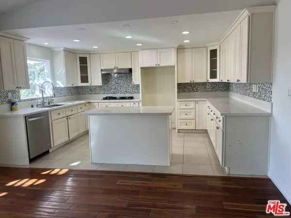 Porter Ranch, CA 91326,11657 Porter Valley DR