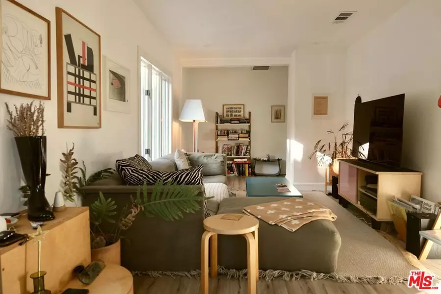 466 Wren DR, Los Angeles, CA 90065