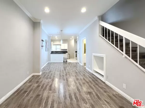 Thousand Oaks, CA 91362,227 Via Colinas