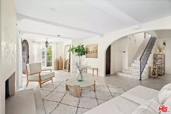 Sherman Oaks, CA 91423,4267 Murietta AVE