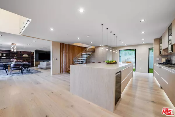 West Hollywood, CA 90069,8721 Sunset Plaza TER