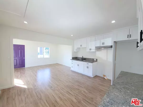 Compton, CA 90220,200 N Acacia AVE