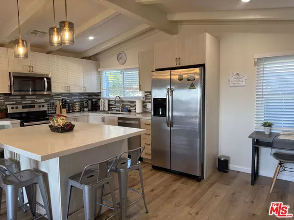 Chatsworth, CA 91311,9204 Rowell AVE