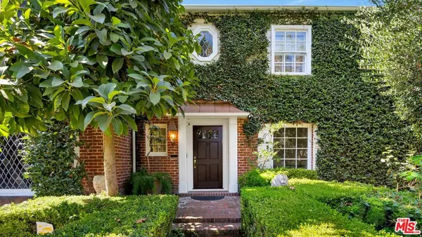 Beverly Hills, CA 90210,9887 Carmelita AVE