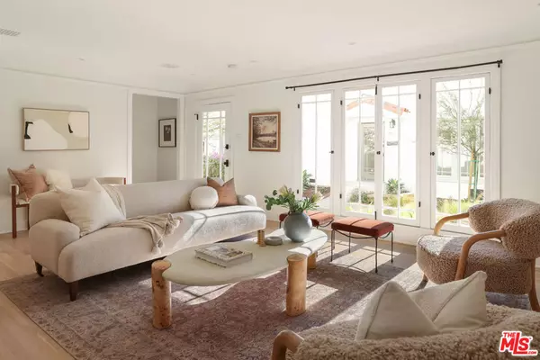 Los Angeles, CA 90036,623 N Sycamore AVE