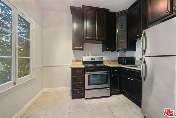 Los Angeles, CA 90048,6217 Orange ST #9